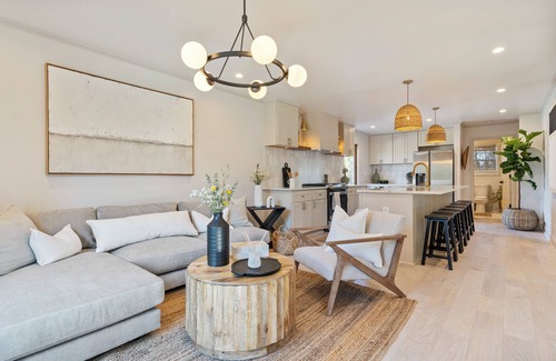 Greenville House | Renovated Bungalow, super close to Downtown, Unity Park and Swamp Rabbit Trails