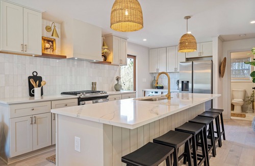 Greenville House | Renovated Bungalow, super close to Downtown, Unity Park and Swamp Rabbit Trails