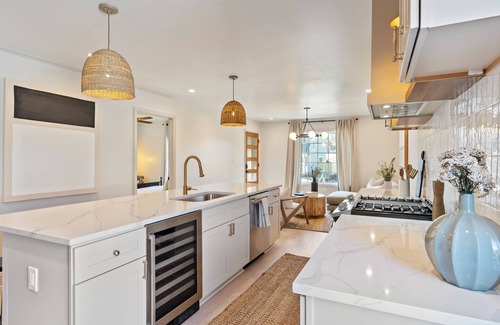 Greenville House | Renovated Bungalow, super close to Downtown, Unity Park and Swamp Rabbit Trails