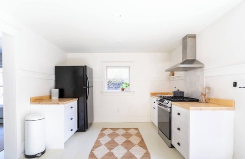 Denver Other | Renovated Catskills Farmhouse - hiking, swimming, quaint towns, 1st floor living