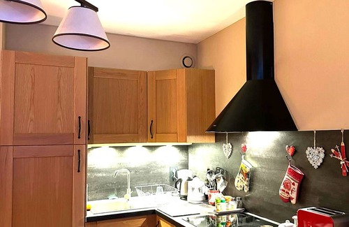 La Joue du Loup Ski Chalet | Renovated chalet for 6 with WIFI and free parking in La Joue du Loup