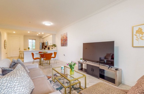 Immokalee Condo | Renovated condo - pool, golf, & grill access