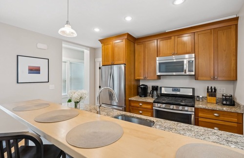 West End Condo | Renovated condo with prime West End location, 2 en suite bathrooms, & HGTV style