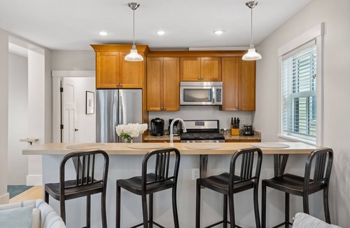 West End Condo | Renovated condo with prime West End location, 2 en suite bathrooms, & HGTV style