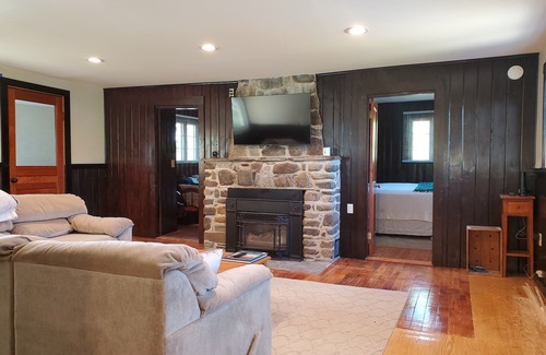 Rangeley House | Renovated Cottage close to village & Saddleback