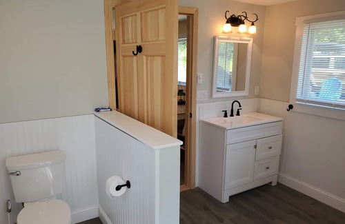 Rangeley House | Renovated Cottage close to village & Saddleback