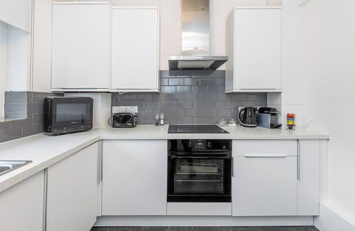 Livesey Apartment | Renovated cozy 2BR w/balcony in Vibrant Peckham