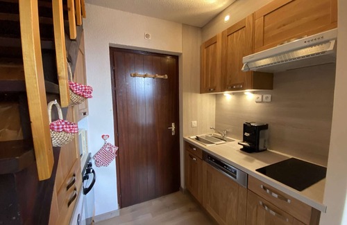 Beaufort Apartment | Renovated duplex for 6 people with loggia near slopes