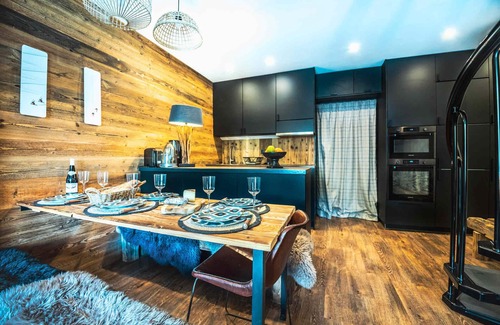 Le Lavachet Apartment | Renovated Duplex Near Slopes & Shops with Balcony
