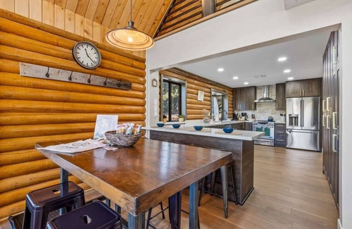 Flagstaff House | Renovated | Famous Cabin | Hot Tub | Mountain Views