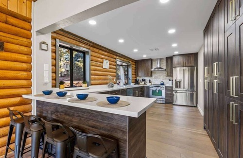 Flagstaff House | Renovated | Famous Cabin | Hot Tub | Mountain Views