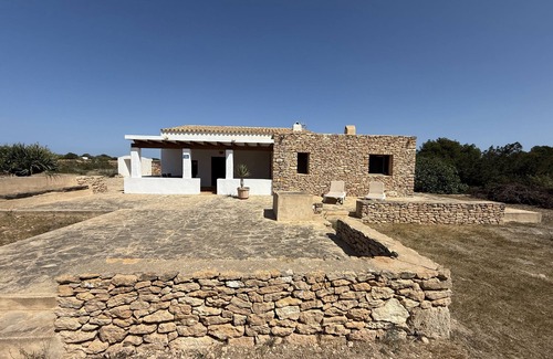 Pilar de la Mola Cottage | Renovated farmhouse