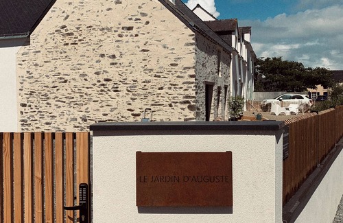 Penestin House | Renovated farmhouse for 6 people, close to beaches.