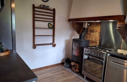 Hosta House | Renovated farmhouse - sleeps 4 to 7