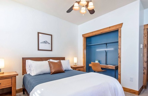 Driggs Condo | Renovated Ground Floor Condo w/ Custom Teton Decor