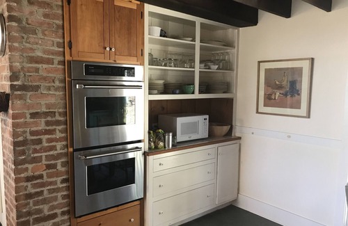 Cragsmoor House | Renovated Historic Cragsmoor Mountaintop Home with Grand Piano