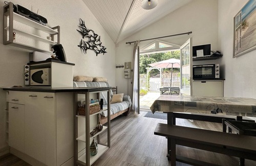 Les Mathes House | Renovated Holiday Home Near Beach - Sleeps 4 - WiFi, Terrace, BBQ, Parking