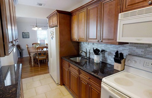 Long Beach House | Renovated Home 2 Blocks From Beach. Whole House Getaway In Long Beach!