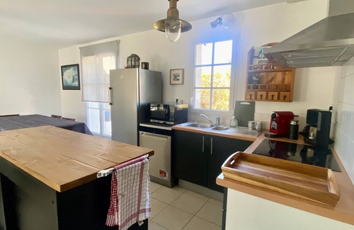 Groix House | Renovated house near the village with terrace and garden