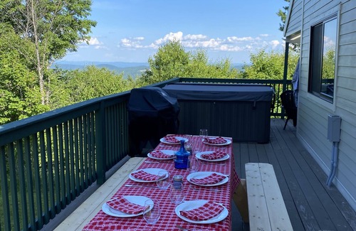 Ludlow Condo | Renovated Luxury 4 Bedroom 3.5 Bath Okemo Trailside
