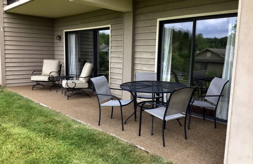 Blowing Rock Condo | Renovated Master in Chetola Resort Condo