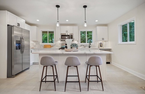 North Decatur House | Renovated, modern 4/3 with parking & chefs' kitchen