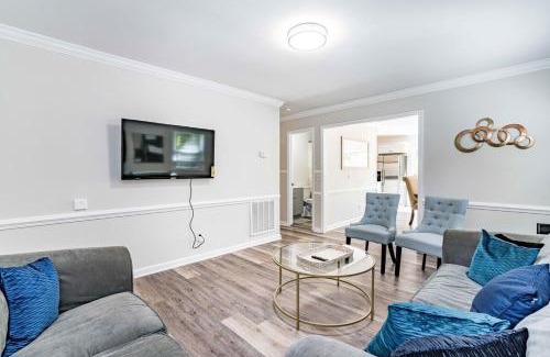 North Raleigh House | Renovated N Raleigh home with firepit wifi & king bed