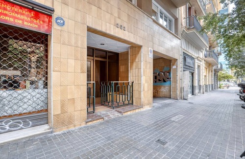 La Nova Esquerra de l'Eixample Apartment | Renovated Nova Esquerra de l'Eixample 2BR, nr Sants Stn, by Blueground