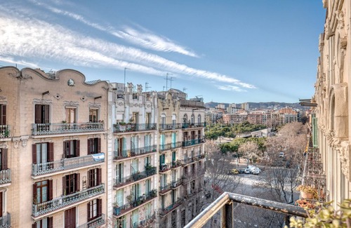 La Nova Esquerra de l'Eixample Apartment | Renovated Nova Esquerra de l'Eixample 3BR, by Blueground