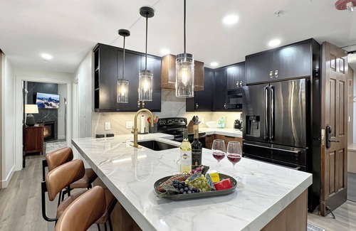 Park City Condo | Renovated Presidential Suite 3 Fireplaces Private Hot Tub w/Views Resort Amenities