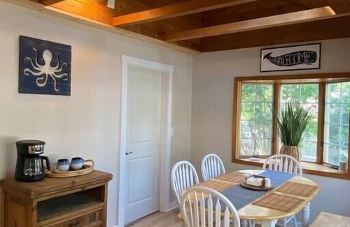 Villas House | Renovated Ridgewood Bay House
