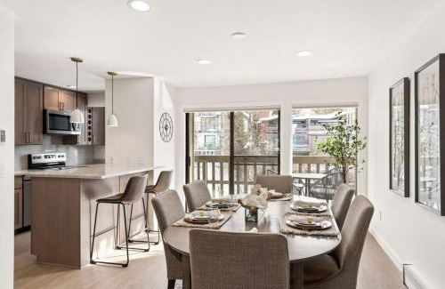 Aspen House | Renovated Riverfront 3 BR, 2 BA with Pool - Walk to Town!