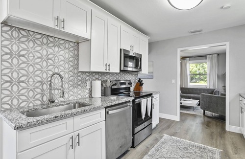 St. Petersburg - Clearwater House | Renovated, Safe St. Pete 2bed/1bath Home!