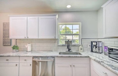 Babcock North House | Renovated San Antonio Retreat ~ 16 Mi to Dtwn
