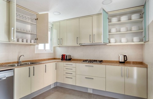 Sant Gervasi Apartment | Renovated Sarrià-Sant Gervasi 4BR, by Blueground