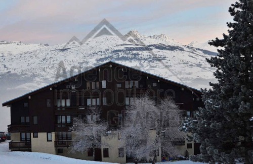 Montchavin Apartment | Renovated studio 4-5 pers. Montchavin, near slopes and shops, free parking
