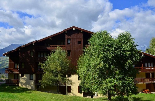 Montchavin Apartment | Renovated studio 4-5 pers. Montchavin, near slopes and shops, free parking