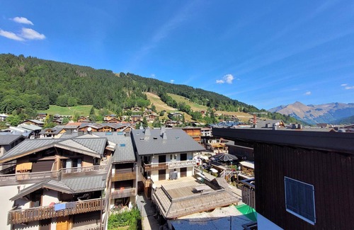 Les Gets Apartment | Renovated Studio, Central Location with Balcony, Near Slopes and Shops
