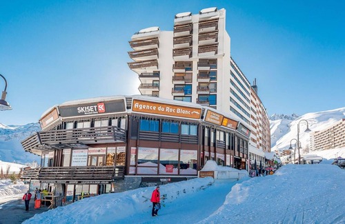 Tignes le Lac Apartment | Renovated studio for 2, comfortable, modern amenities