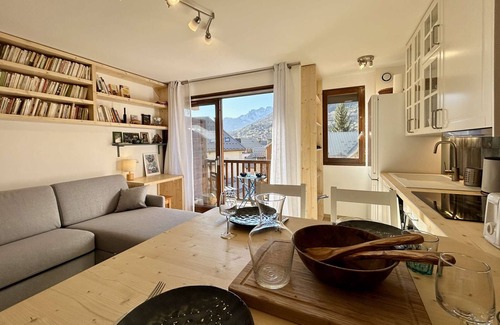 Briancon Apartment | Renovated studio for 4 with balcony and parking in Briançon