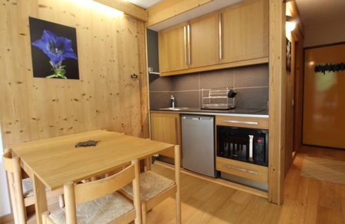 Flaine Apartment | Renovated Studio for 4 in Andromède Residence, Close to Slopes and Shops