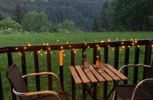 Flaine Apartment | Renovated Studio for 5, Ski-In/Ski-Out, Close to Shops, South-Facing Balcony