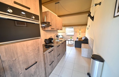 Bohon Apartment | Renovated studio with combi microwave