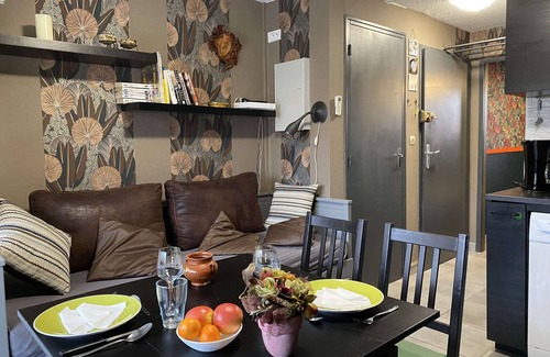 Balaruc-les-Bains Apartment | Renovated T2 Apartment with Balcony, Parking, and Wi-Fi Near Thermal Baths