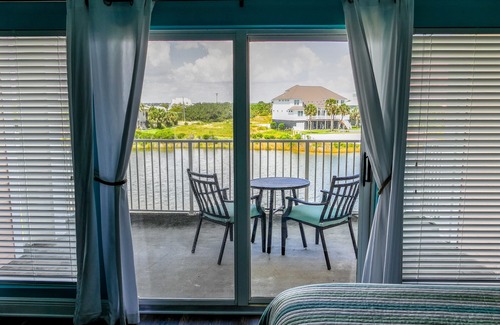 Villa Sabine Townhouses House | Renovated Waterfront Townhome On Little Sabine Bay, Just Steps From The Gulf