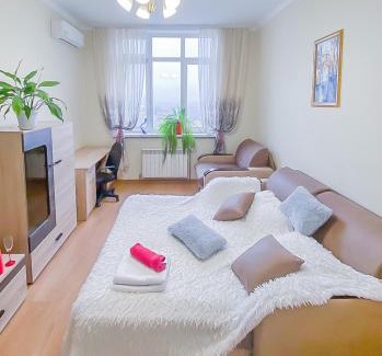 Dniprovs'kyi District Apartment | Rent Kiev Apartment 2 min metro Chernihivska