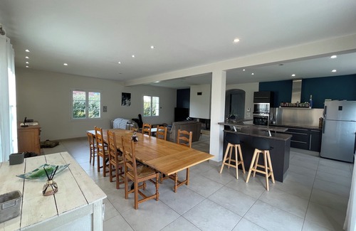 Yevres House | Rent large house