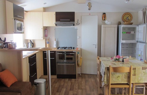 Serignan House | RENT MOBIL HOME TT COMFORT 40M2 AIR CONDITIONING 2/8 PERS 3CH 2SB 2WC