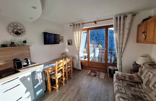 Notre-Dame-de-Bellecombe Apartment | Rental in Notre Dame de Bellecombe, Espace Diamant, 500m from the ski lifts.