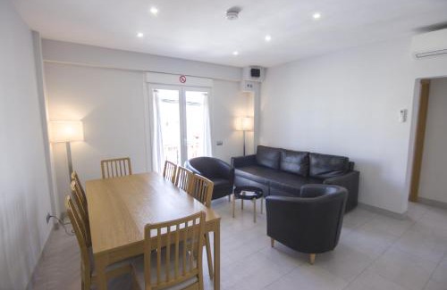 Triana Apartment | RentalSevilla López de Gomara I